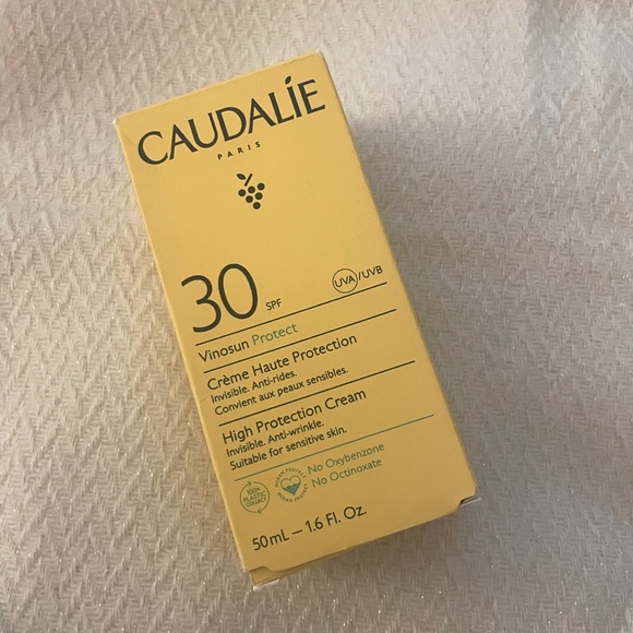 New and Purchased in Paris! Caudalie Vinosun Protect SPF 30 face sunscreen - Picture 3 of 9